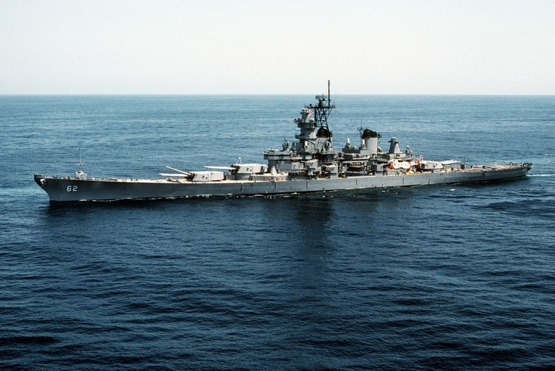 1024px-USS_New_Jersey_(BB-62)_underway_in_1983.JPEG