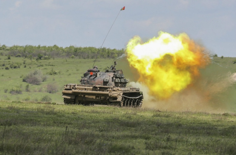 Image: “A Romanian T-55 Tank sends a blast downrange as it takes part in a live-fire exercise during Platinum Lynx 16-4 aboard Babadag Training Area, Romania, April 21, 2016. The purpose behind Platinum Lynx is to improve readiness and increase Marines’ ability to work seamlessly with other NATO and partner nations around the world. (U.S. Marine Corps photo by Cpl. Immanuel M. Johnson/Released).”