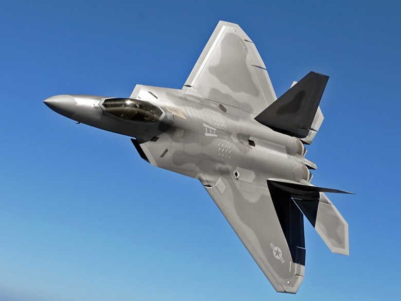 F22 Raptor milik AS, jet tercanggih, termahal, dan paling mematikan yang ada di bumi saat ini.