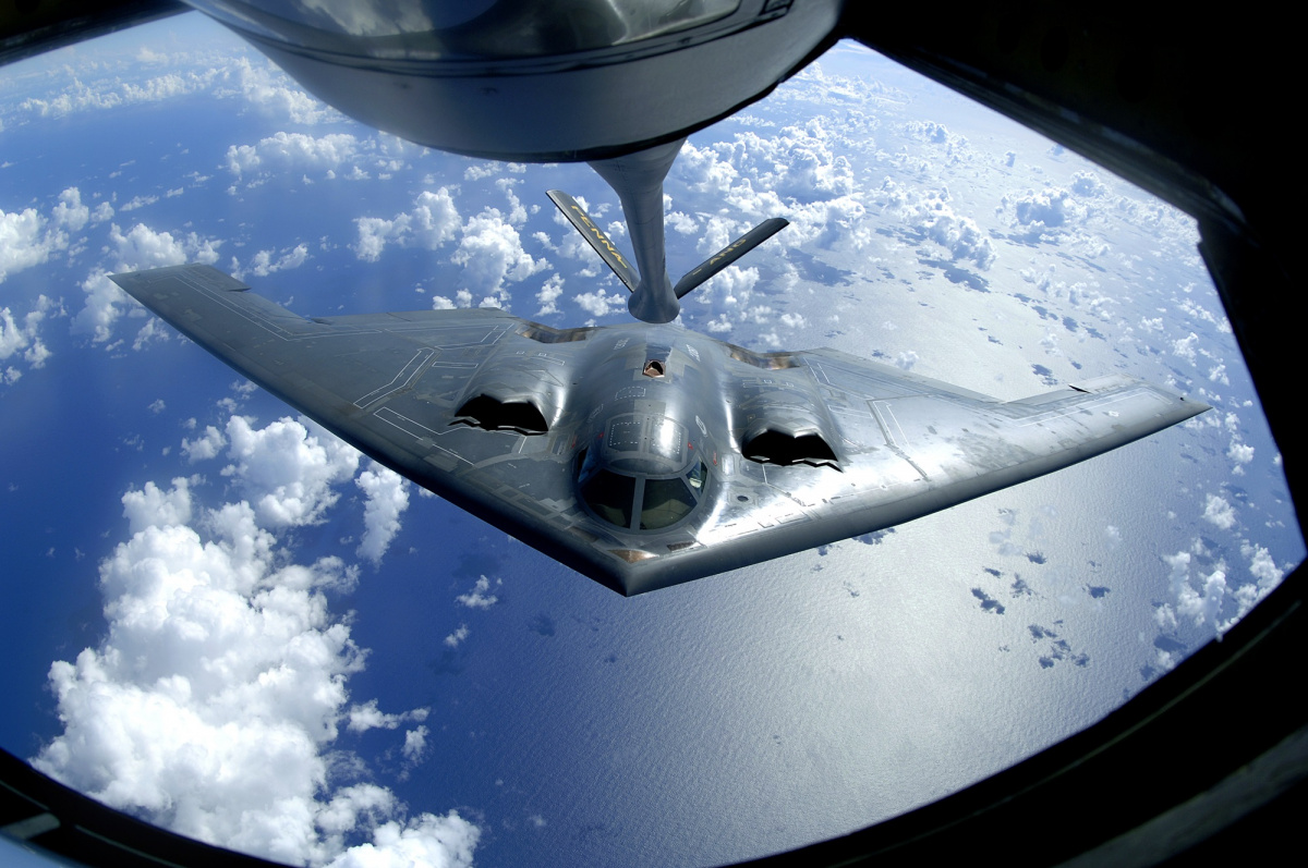 Video: Watch A B-2 Bomber Destroy An Airfield With 80 Bombs | The ...