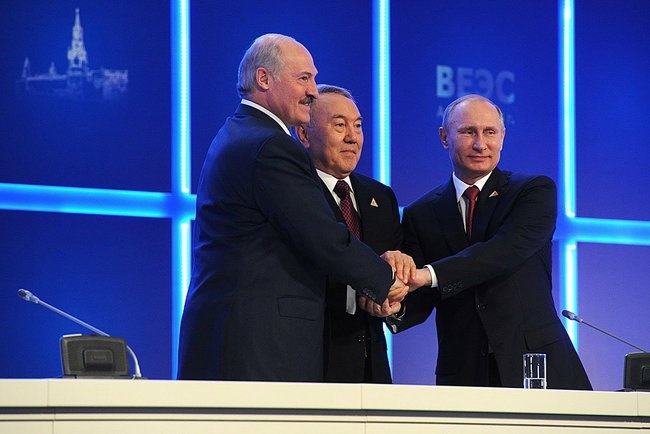 Alternativa a la UE: Rusia, Bielorrusia y Kazajistán fundan la Unión Euroasiática Pix2_061914