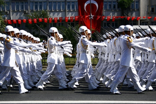 Military parade on Victory Day (August 30) in Turkey. Wikimedia Commons/@Nérostrateur.