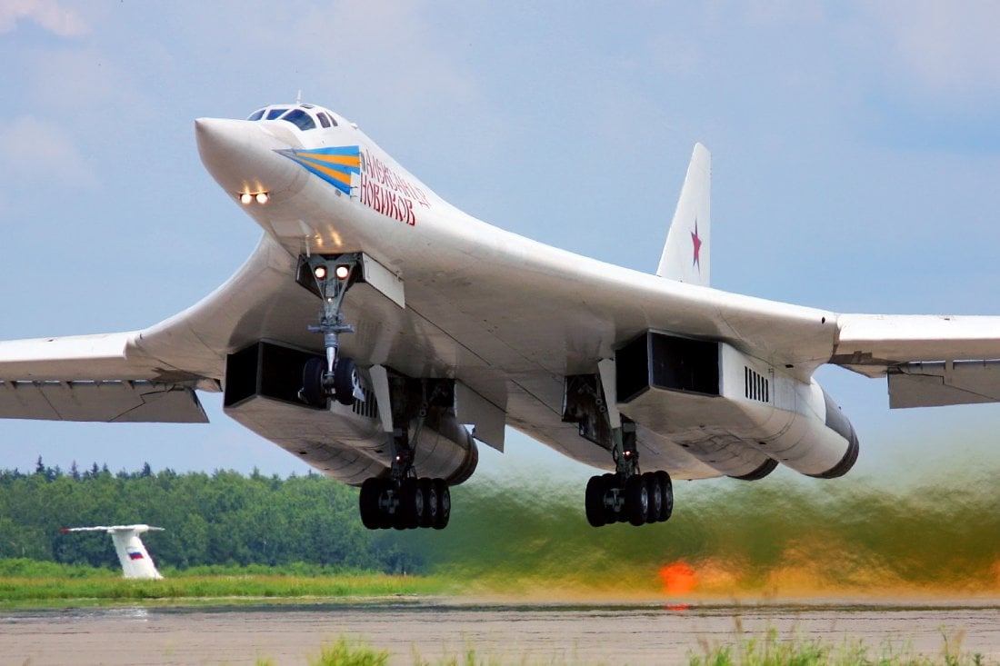 Air War: America's B-1 Bomber Vs. Russia's Tu-160 (Who Wins?) | The ...