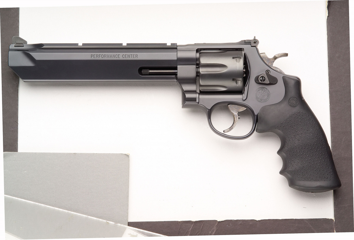 Smith & Wesson's Big .44 Magnum Revolver: A Legendary Gun Like No Other ...