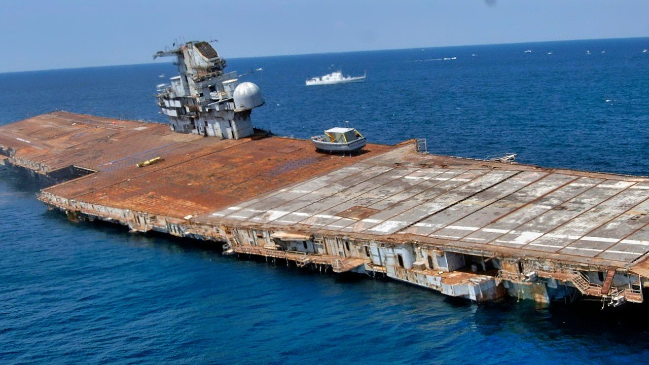 USS Oriskany: The Essex-Class Aircraft Carrier The Navy Sunk On Purpose ...