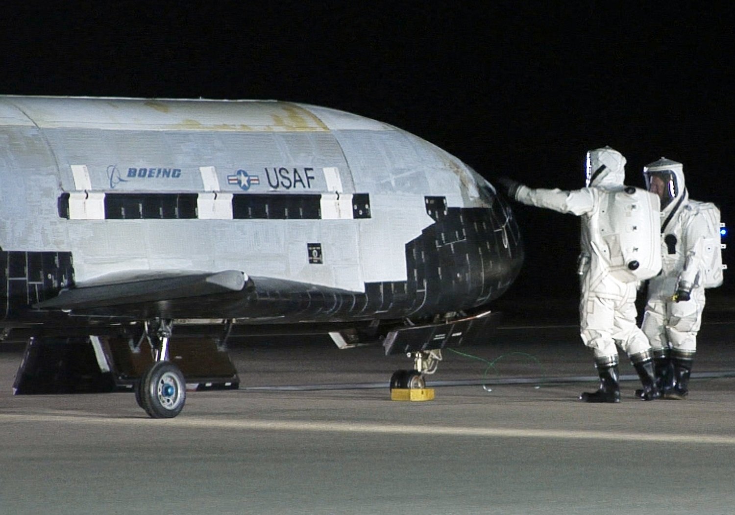 War Machine?: Why You Don't Want To Battle The Air Force's X-37B Space ...