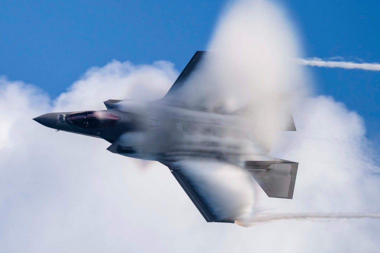 This Video Proves the F-35 Is More Maneuverable Than You Think | The ...