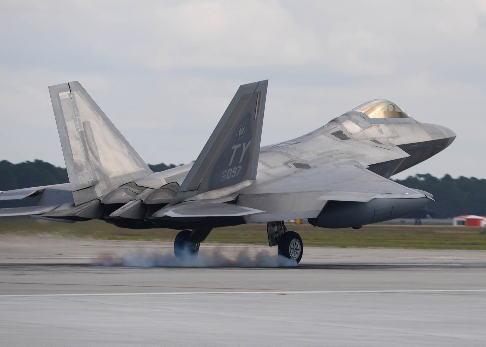 The U.S. Air Force Cannibalized an F-22 Raptor Squadron
