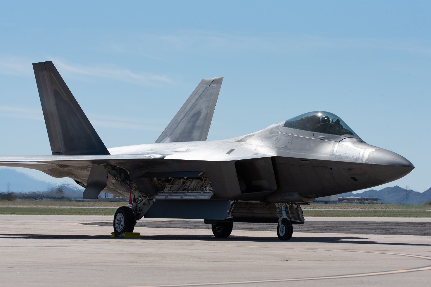 uitdrukking pols beneden This Isn't a Secret: F-22 Raptor Stealth Fighters Aren't Exactly Invisible  | The National Interest