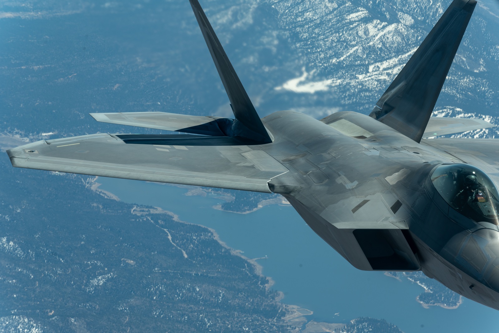 Bad News for China: J-20 Stealth Fighters Can't Touch an F-22s or F-35 ...