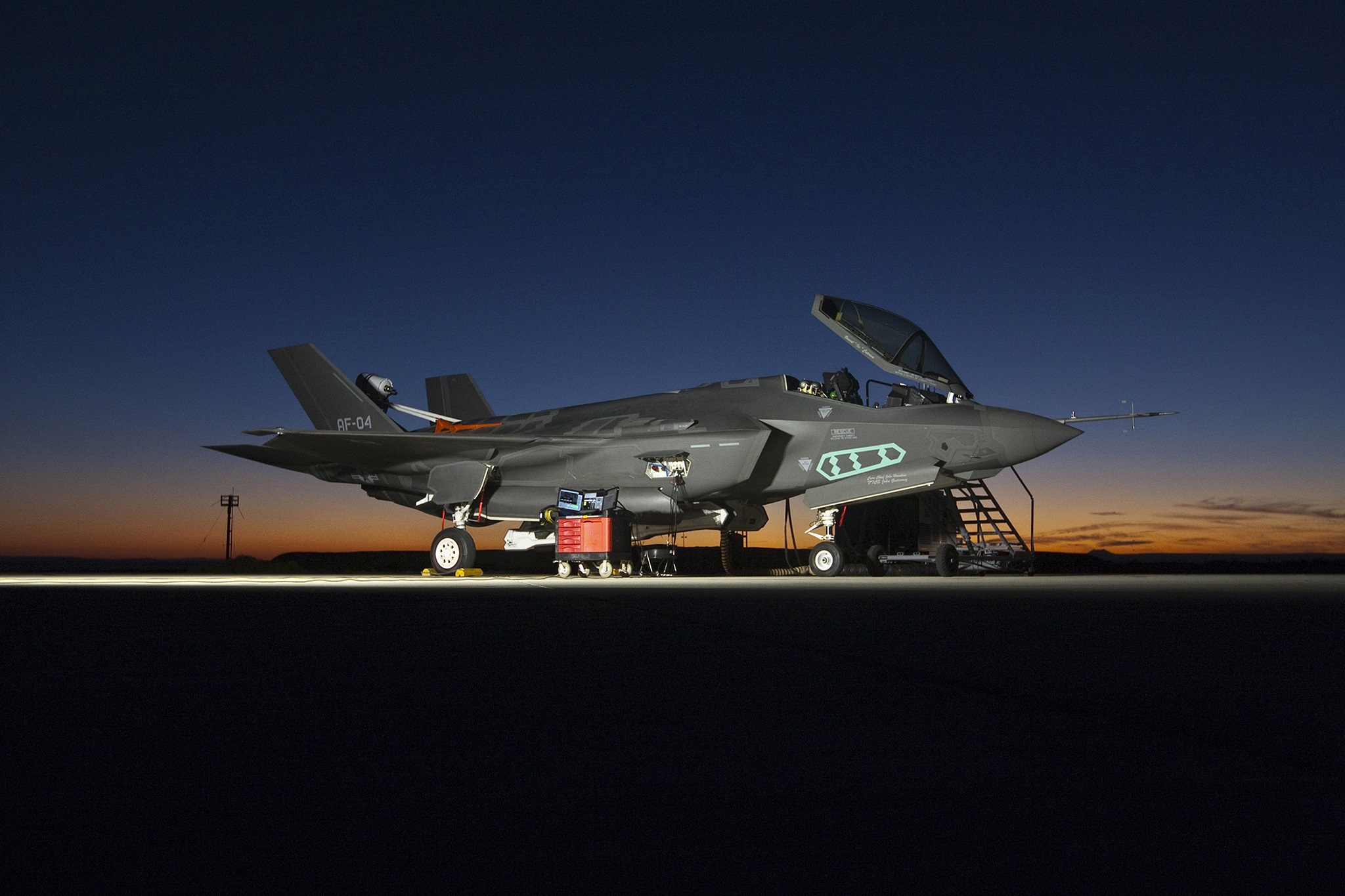 the-f-35-is-one-of-the-deadliest-fighter-jets-on-the-planet-and-now