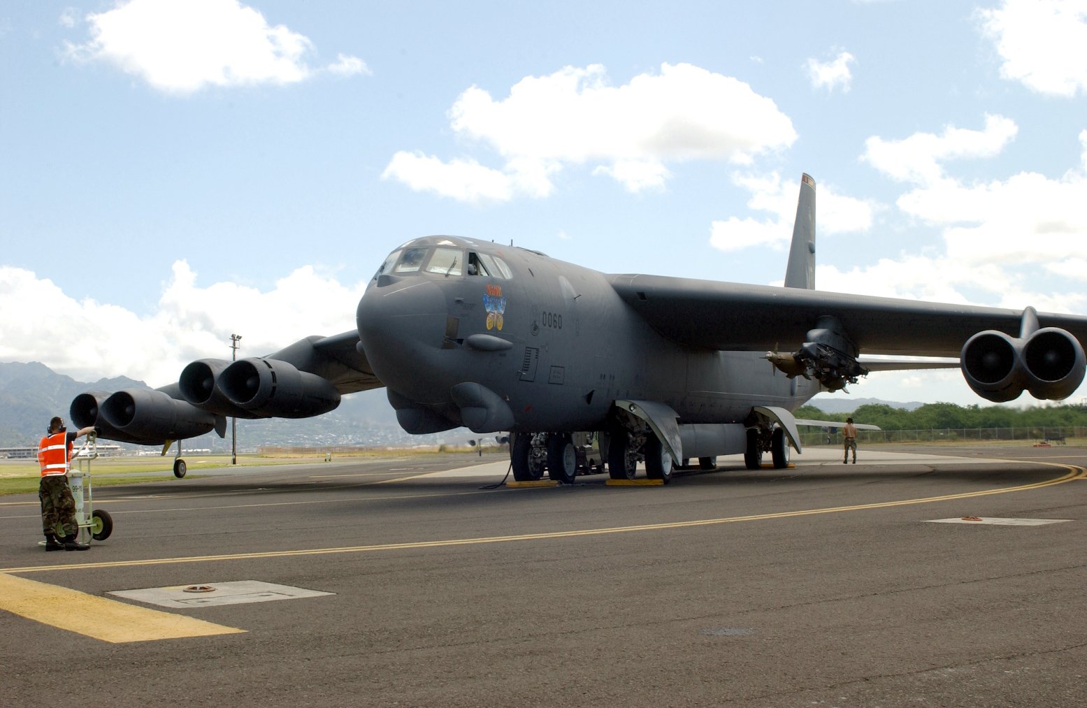 Boeing B-52 Stratofortress: The colossal aircraft with a lifespan of ...