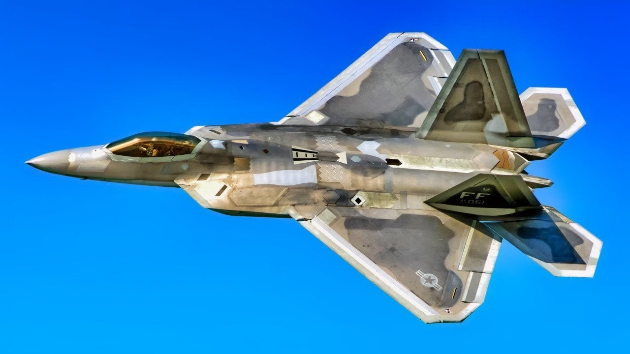 The F-22 Raptor Fighter Nightmare That Can't Be Fixed 