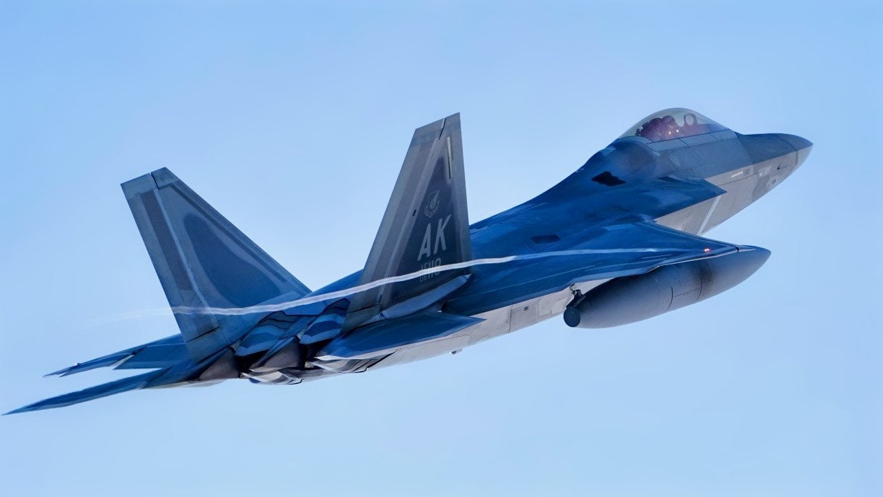 Wanna Retire 30 'Old' F-22 Raptors to Build NGAD Fighters? Let the Drama Begin
