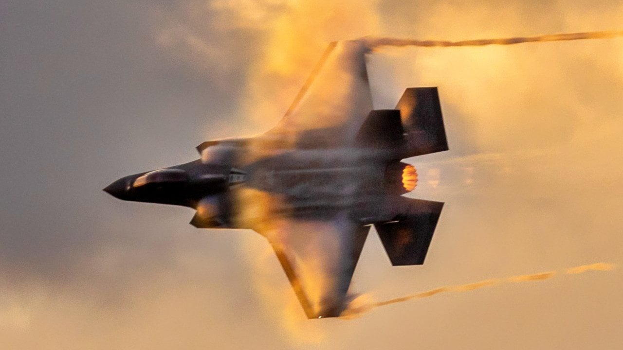 China Freaked: U.S. Air Force Launched 24 F-22 Stealth Fighters in Massive ‘Raptor Walk’