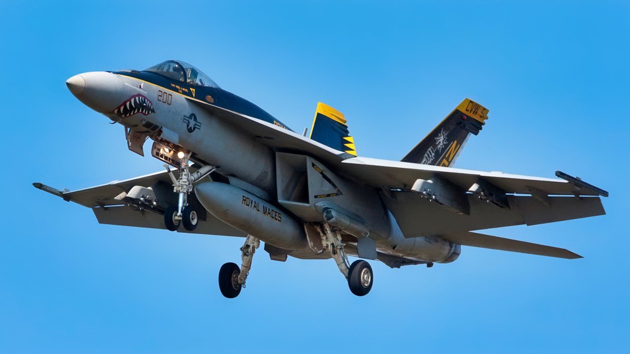 The U.S. Navy Just Can’t Quit the F/A-18 Super Hornet | The National ...