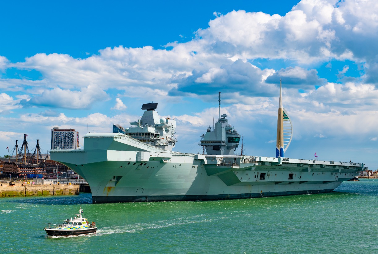 HMS Queen Elizabeth Royal Navy