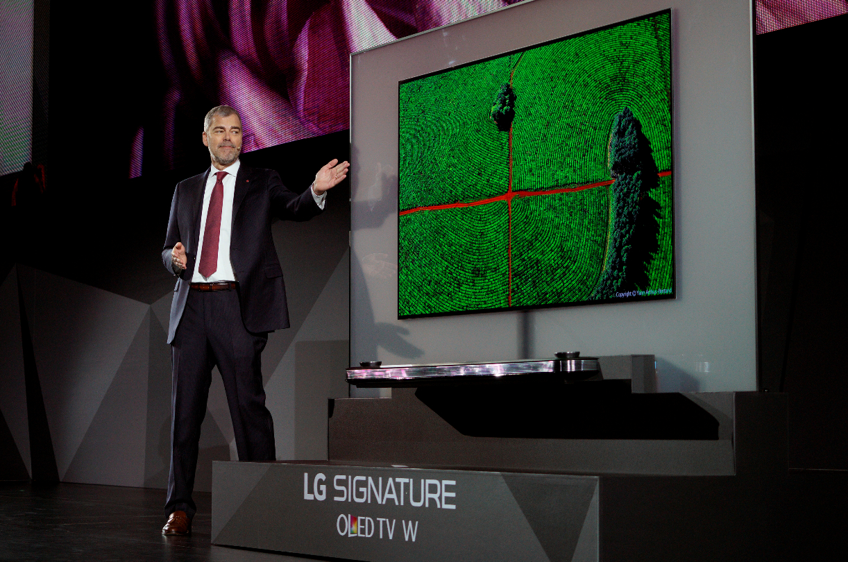 Its Here Lg Unveils Its Largest Oled Tv Panel Yet The National Interest