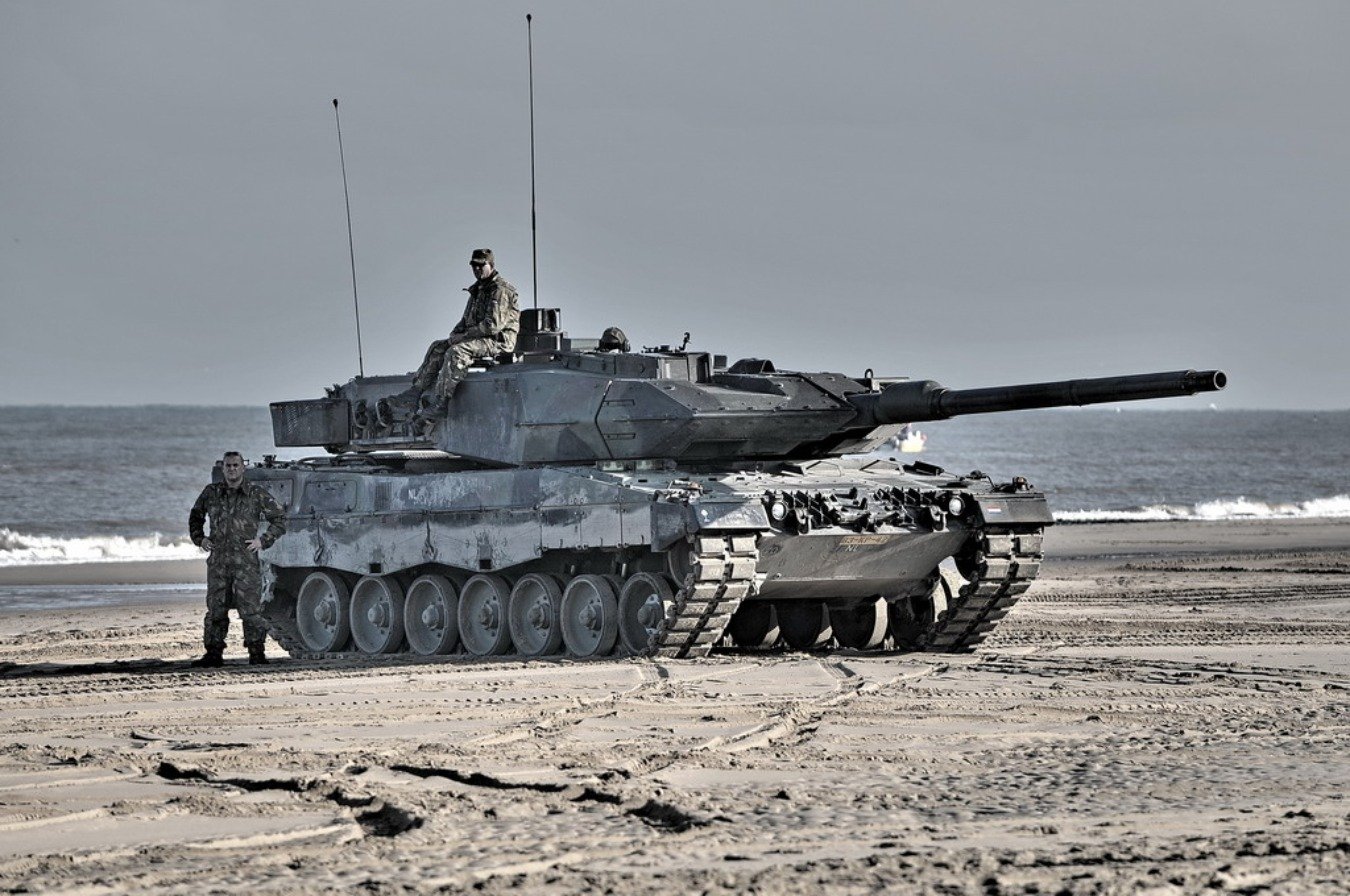 leopard 2 main battle tank