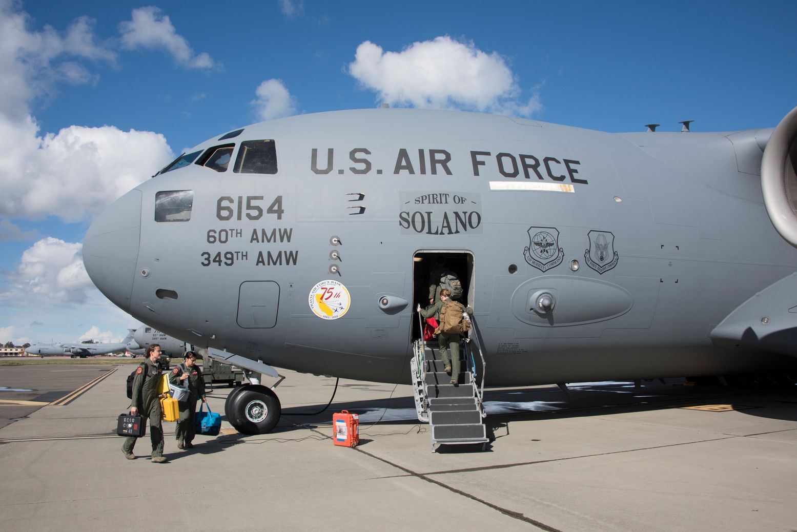 Dynamic Duo: This Air Force Female Pilot Became a C-17 Driver Just Like ...