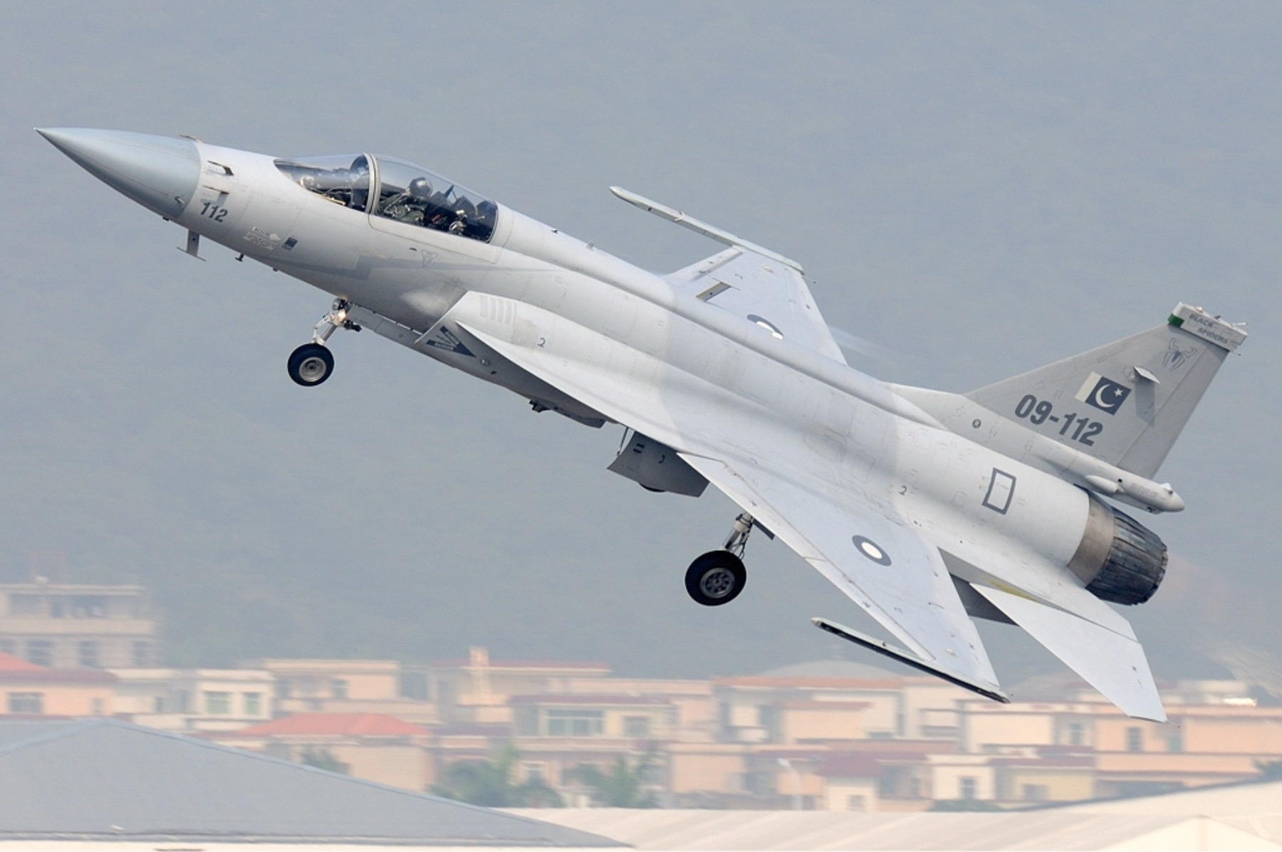 China's JF-17 'Thunder' Jet Has One Big Advantage Over Stealth F ...