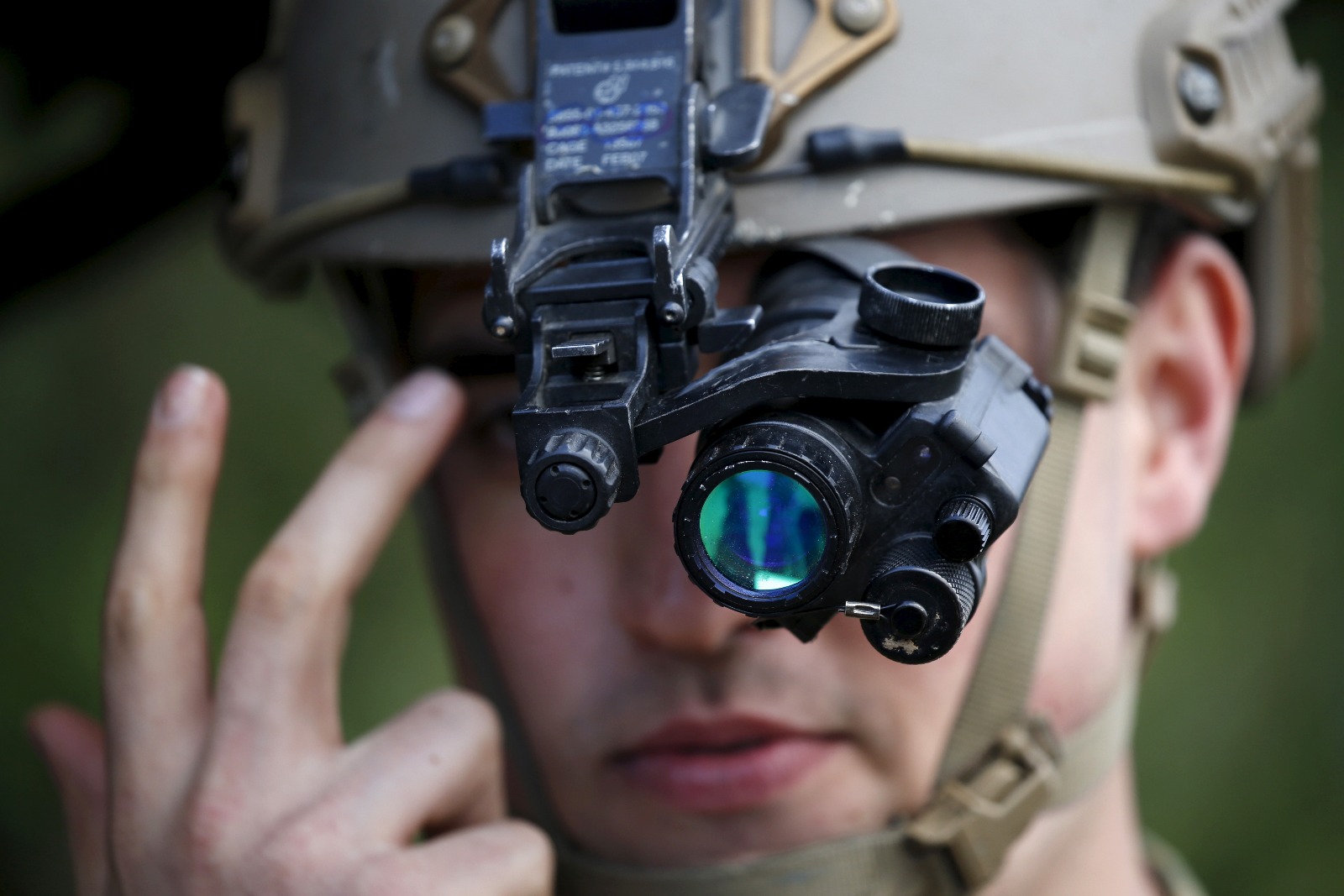 MON: You Can't Hide From These Top 4 Night Vision Binoculars | The ...