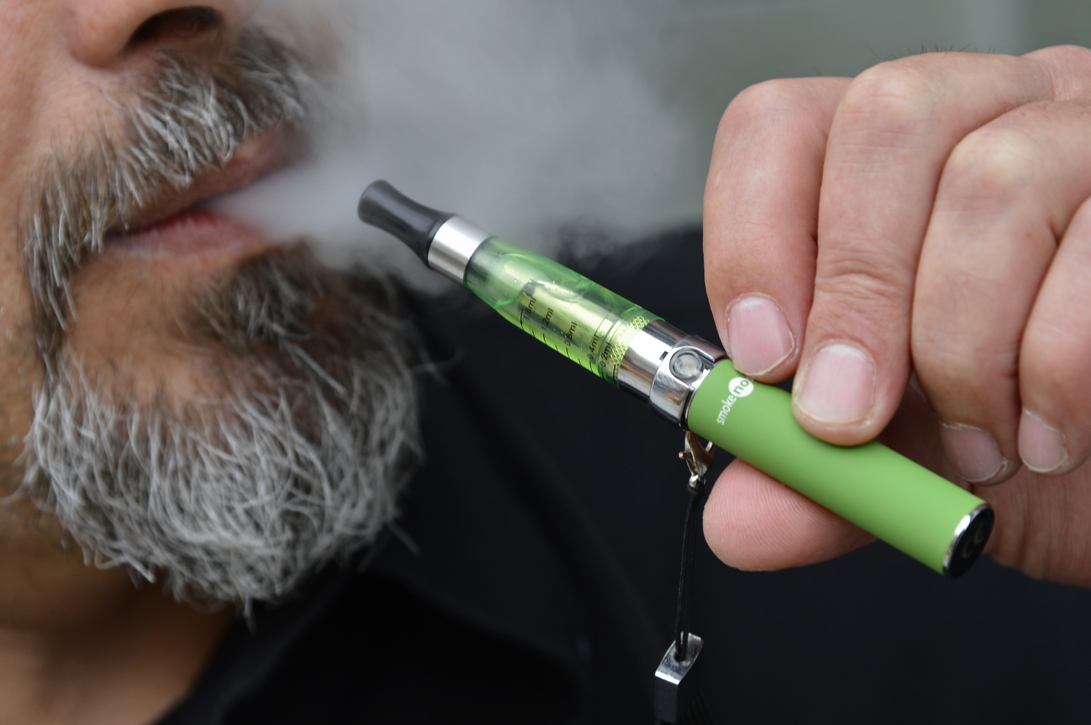 vaping-gives-lung-bacteria-the-power-to-cause-more-damage-to-your-body