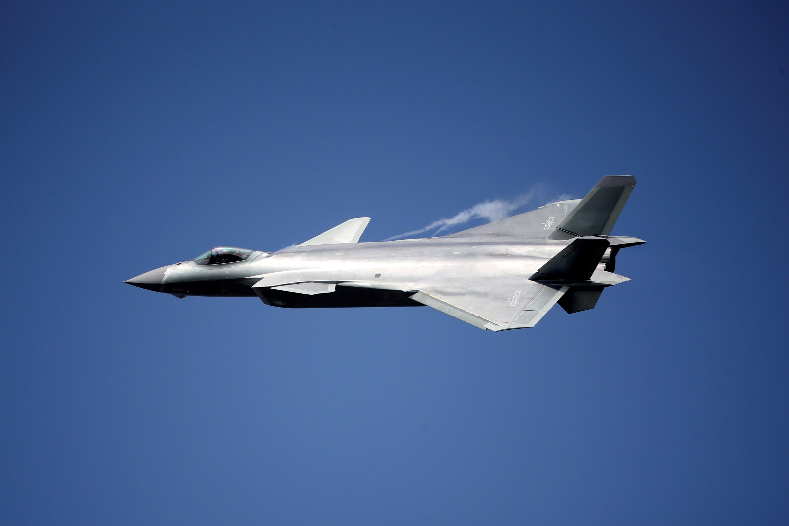 Could China's J-20 Take On (And Beat) Russia's Su-57 Stealth Fighter ...