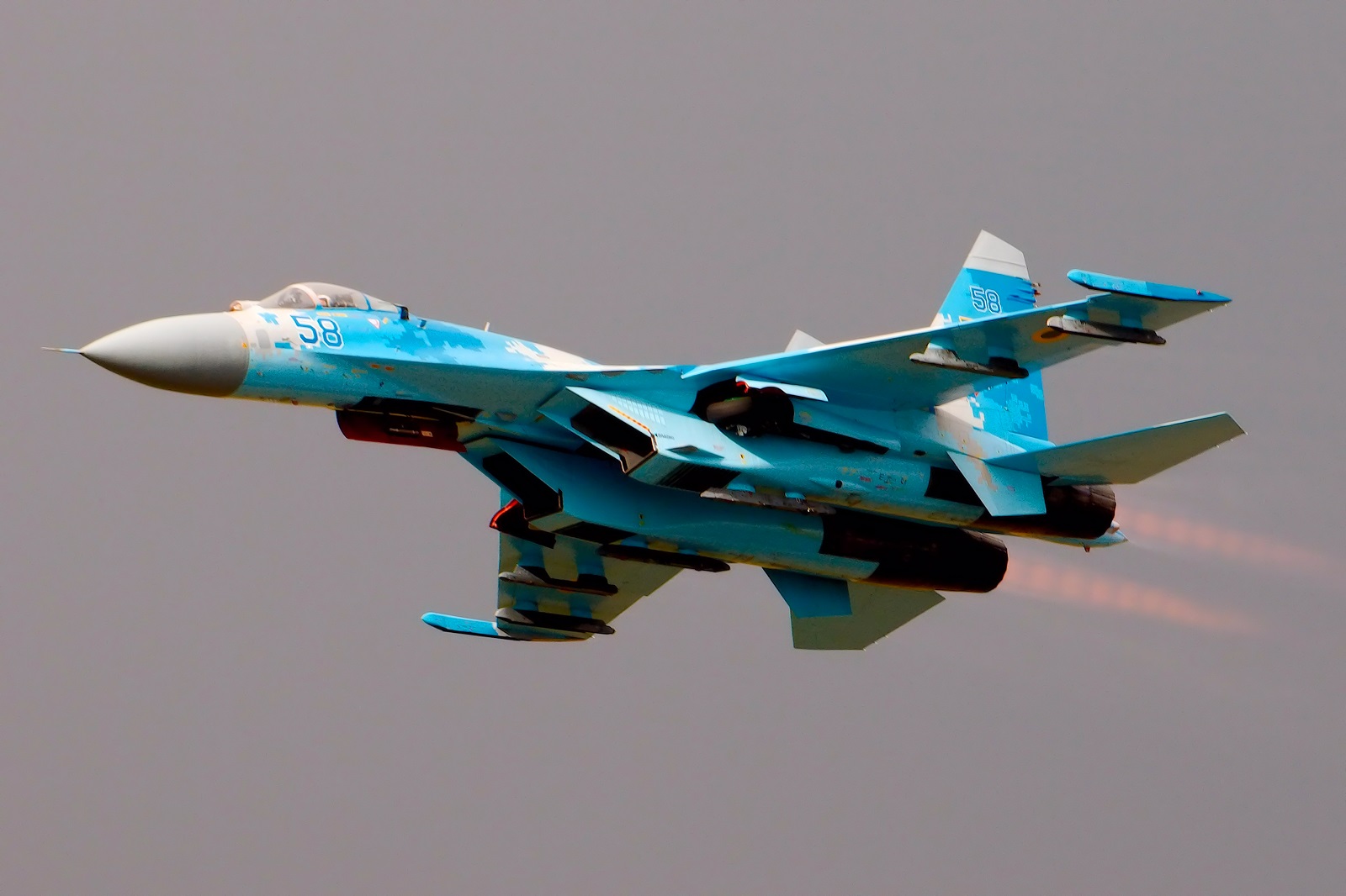 Video Alert: Watch A Russian Su-27 Fighter Chase Away A Nato Fighter Jet |  The National Interest