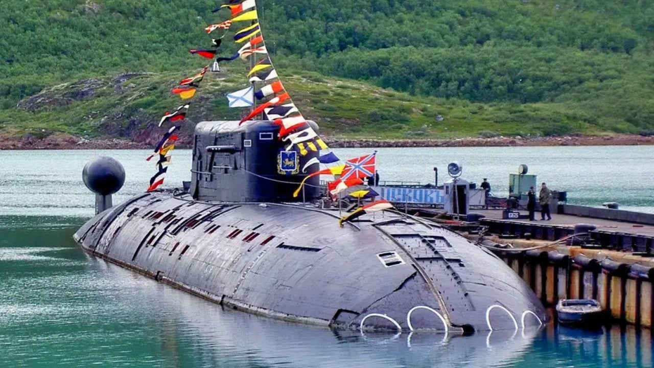 Sierra II-Class Submarine 