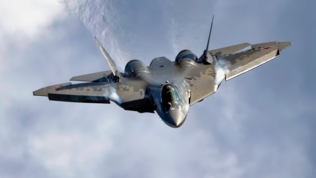 Российские Су-57 Преступники против истребителей F-16 в войне на Украине: кто победит?