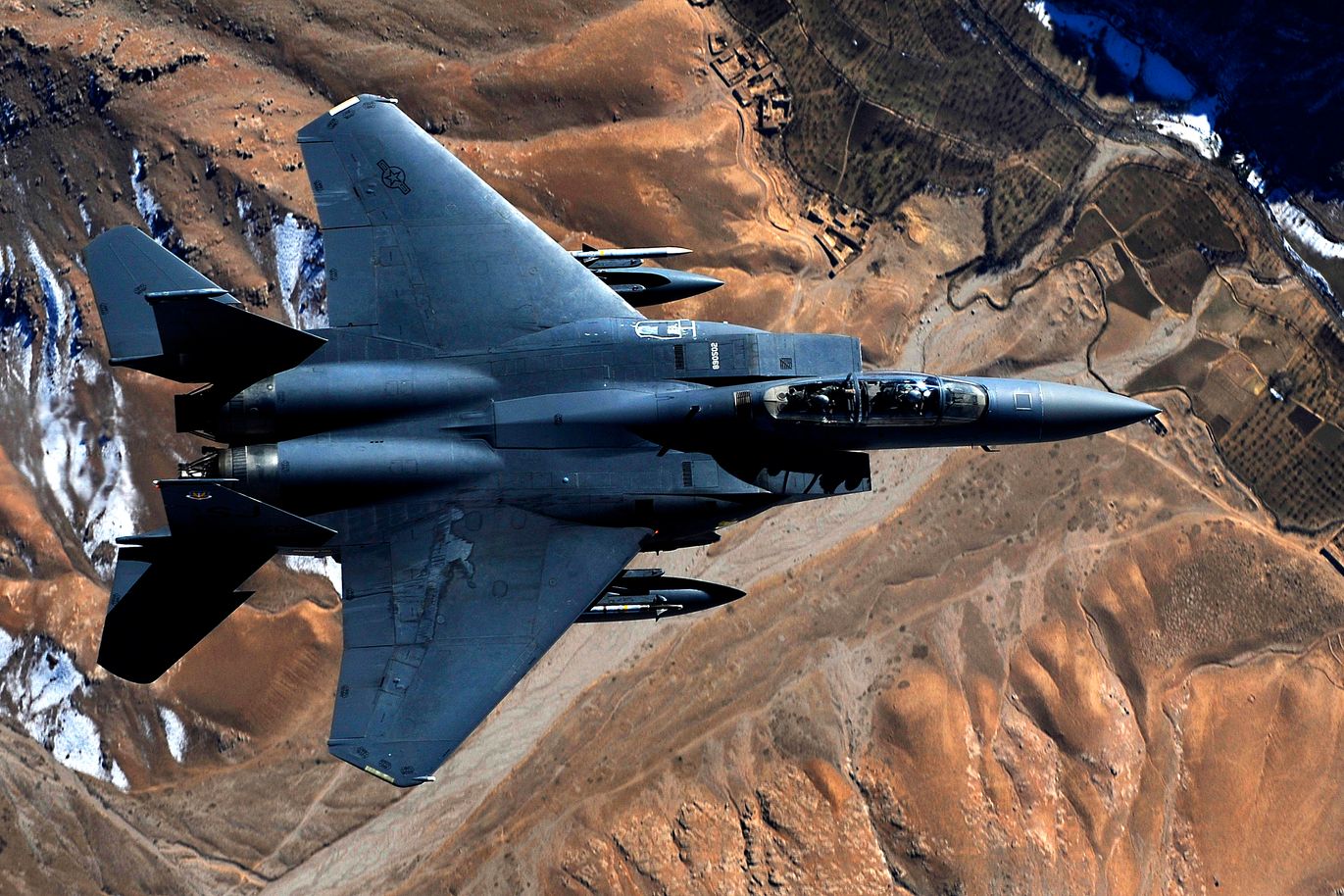 Air War America S F 15e Strike Eagle Vs F A 18e F Super Hornet Who Wins The National Interest