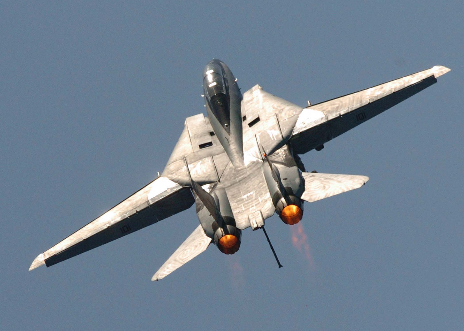 Photo: How One Of Iran's F-14 Tomcat Fighters (Made In USA) Crash ...