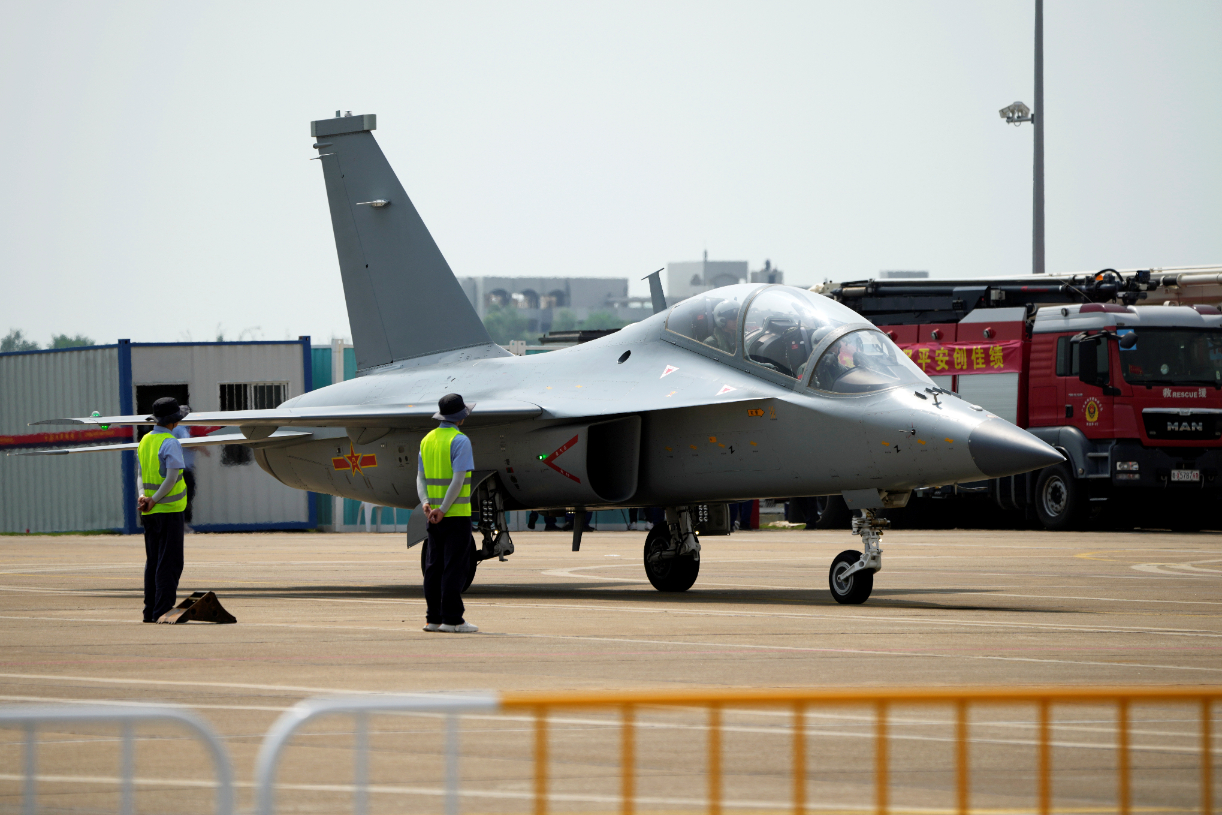 The UAE Signs Deal to Purchase Chinese L-15 Fighter Jets | The National ...