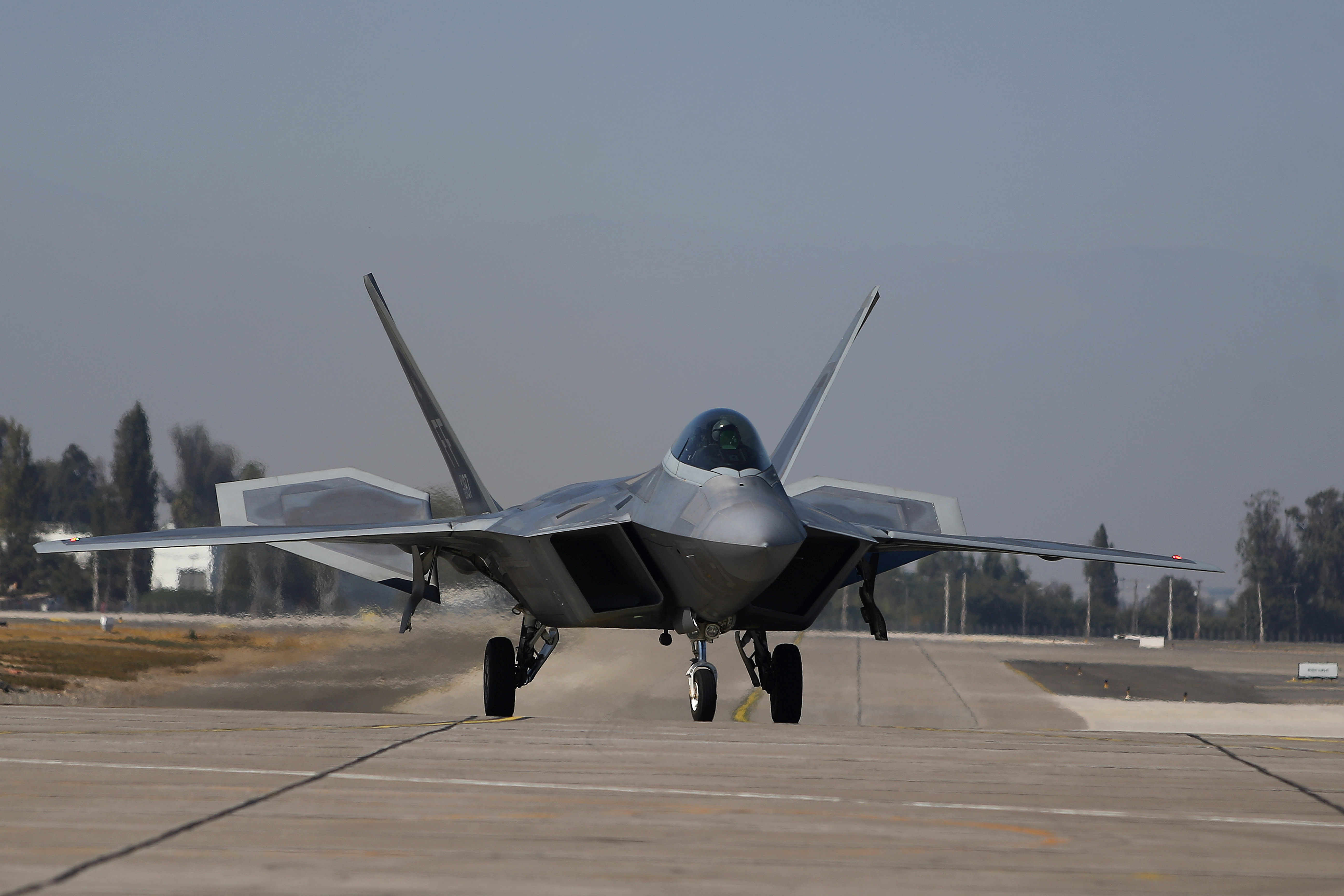 Why Don't F-22s Fly From Aircraft Carriers? | The National Interest