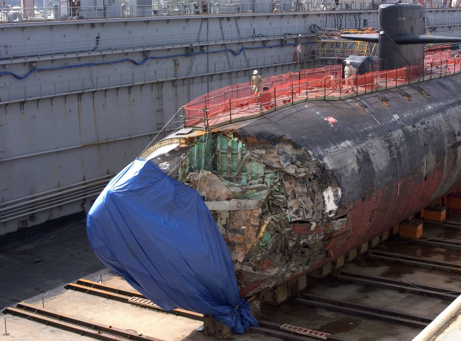 U.s nuclear submarine bodyTros