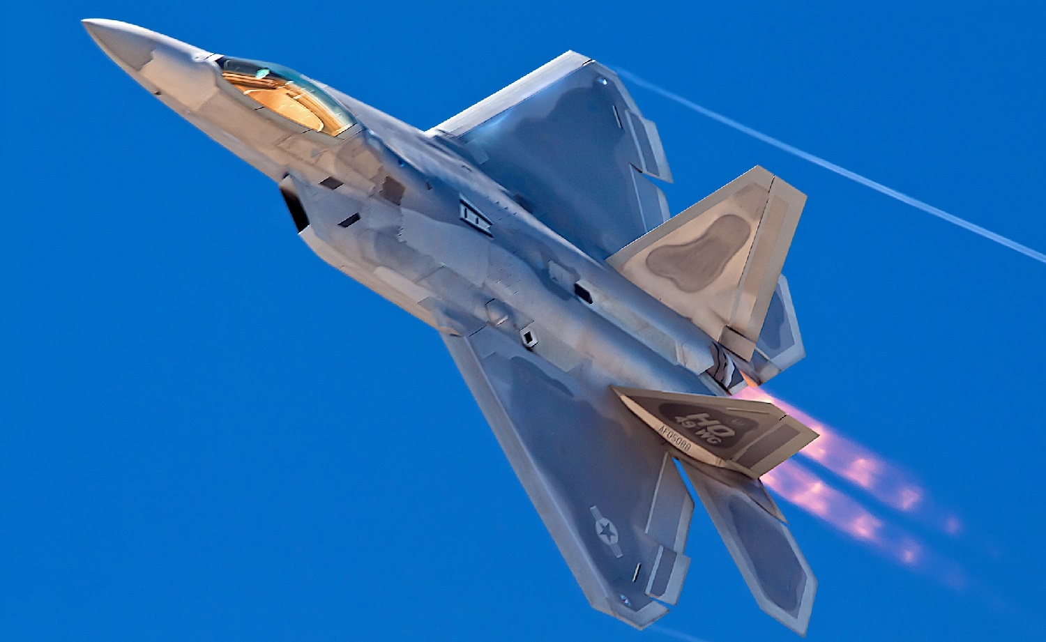 Air Force F 22 Raptor Is Now Being Armed With New Long Range Precision Attack Technology The National Interest