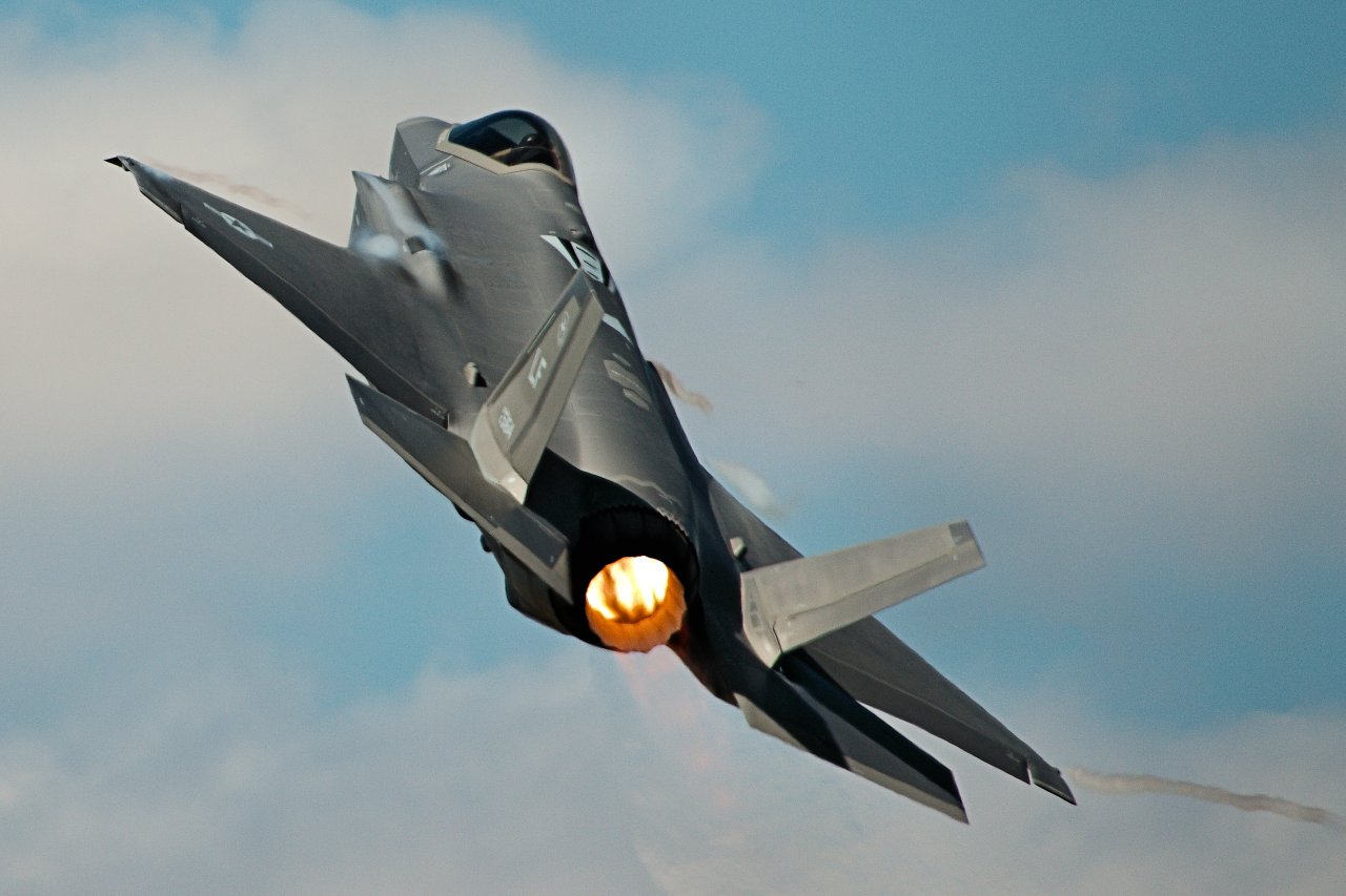 7 Ways The F-35 Stealth Fighter Will Literally Take Your Breath Away ...