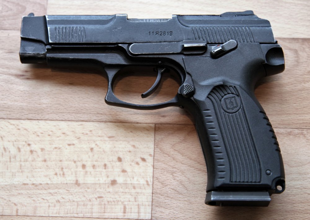 Pistola Iariguin MP-443 Grach 9 mm