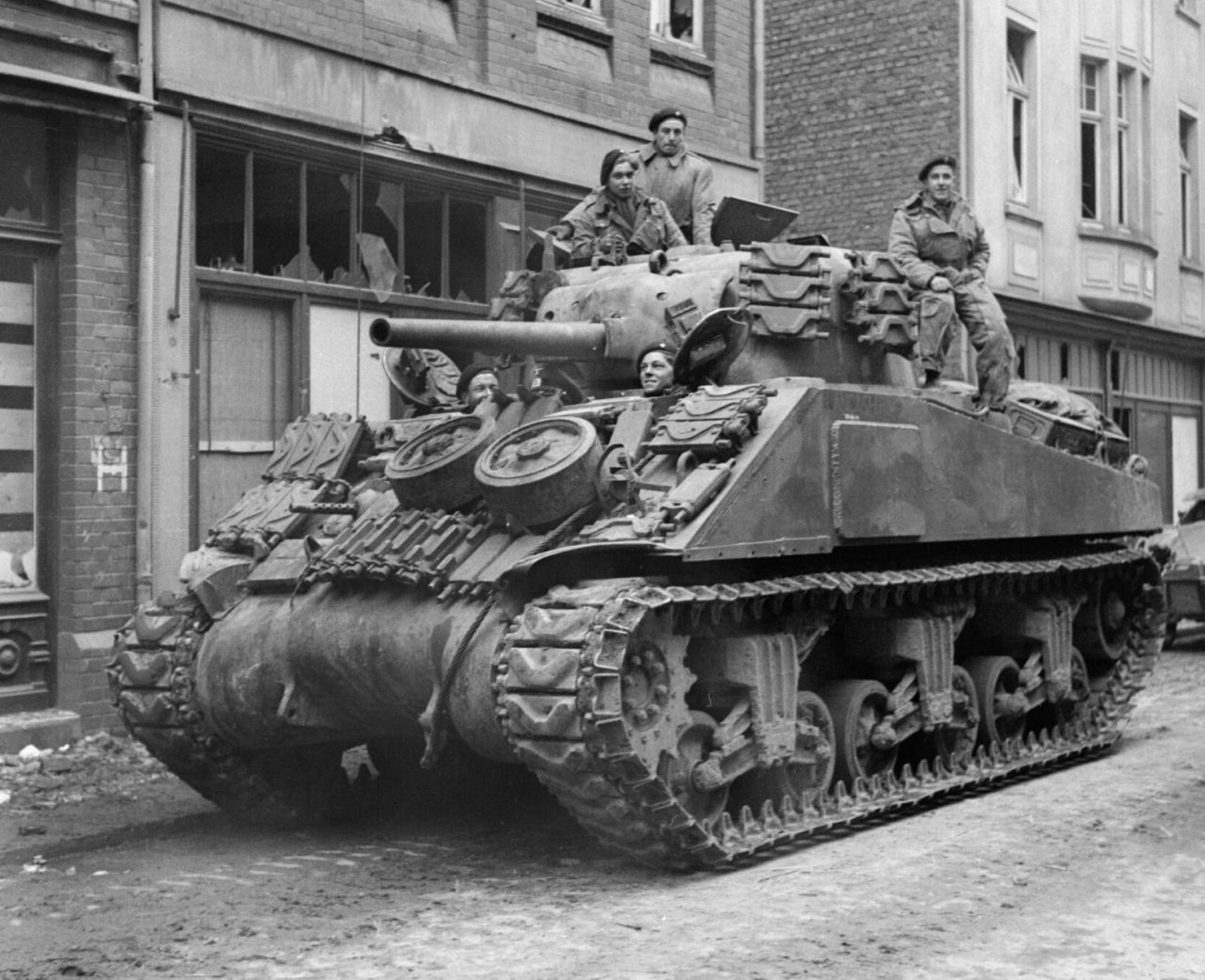 Why the M-4 Sherman Tank Was Deadly (For the Operator, Not the Enemy ...