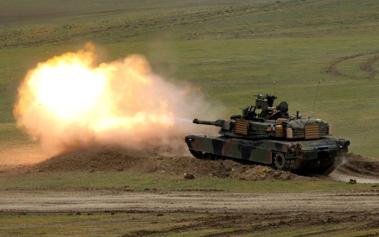 Battle Tank Showdown: What Happens When Russia's Armata Meets America's ...