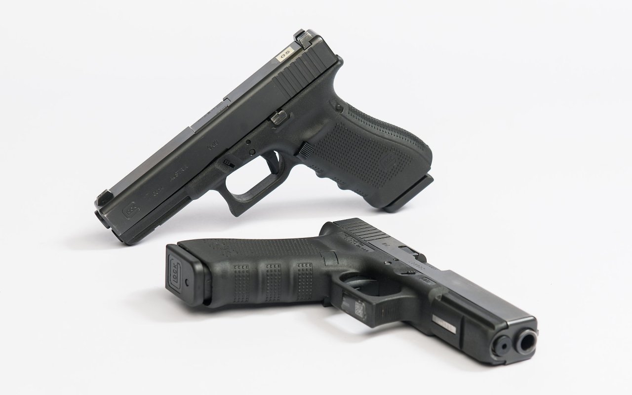 Glock 17 Pistol Issued To Armed Forces, Politics News