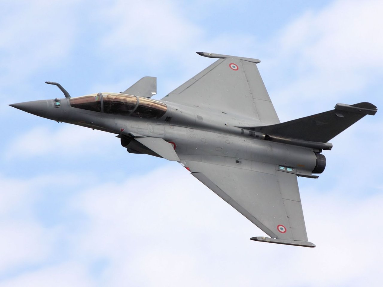 مقاتلات Rafale F4.2 شبحيه : ولكنها تظل ذات قدرات اقل من F-35 K56%20%281%29