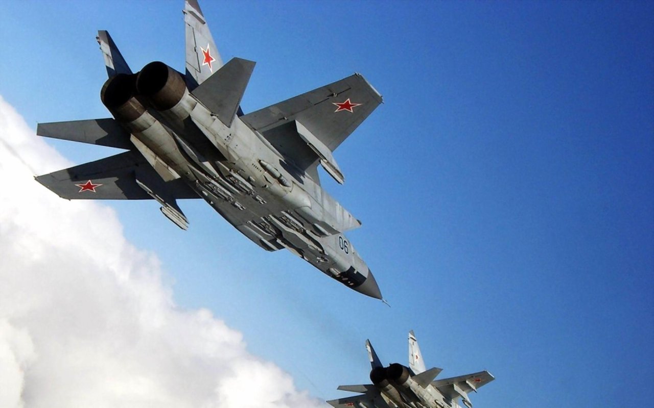 Not-So-Fun Fact: Russia's MiG-31 Can Fight in the Stratosphere | The ...