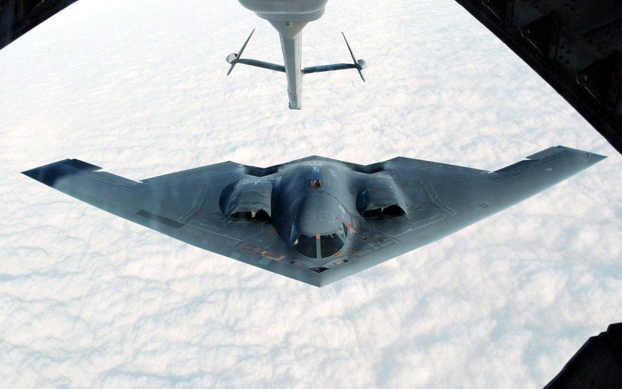 Guess Who Just Caught a B-2 Bomber in Flight: Google Earth | The ...