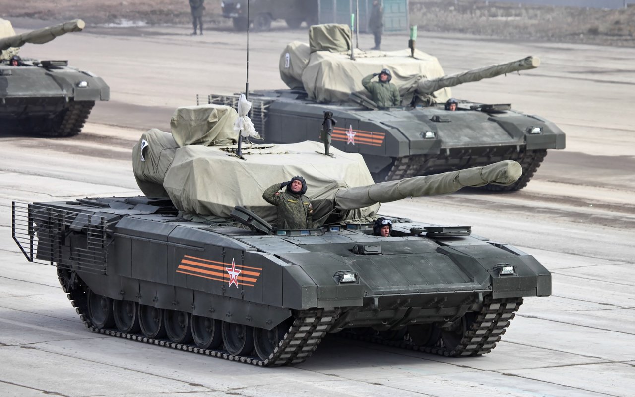 Russian T-14 Tanks Get Anti-Tank Missile With 7-Mile Range
