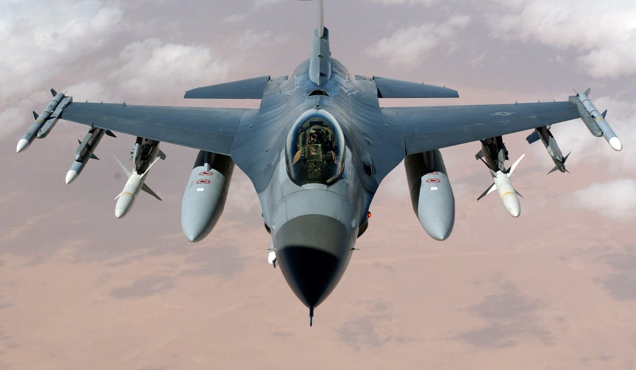 Why Russia and China Still Fear the F-16 Fighting Falcon | The