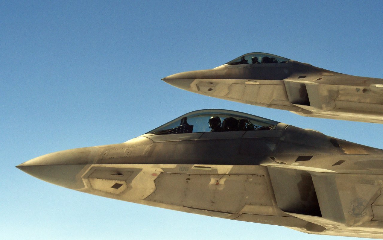 U.S. F-22 And F-35s Stealth Fighters Are Joining Forces. Why? China ...