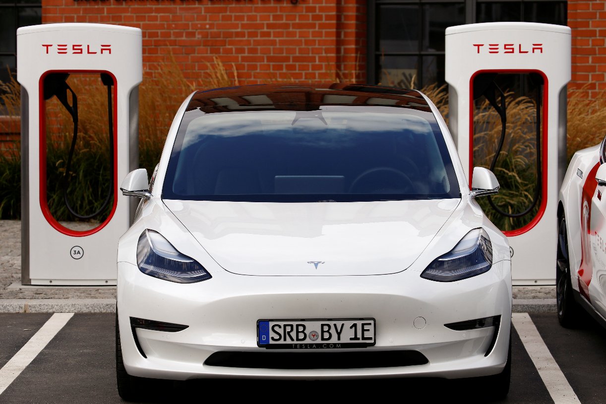 Tesla Has First Negative Quarter for Deliveries in Two Years | The ...