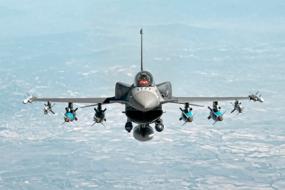 المقاتلة F-16 Fighting Falcon لا تزال تضرب الخوف في روسيا والصين